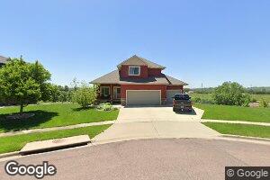 701 Garnet Cir, Brandon, SD 57005