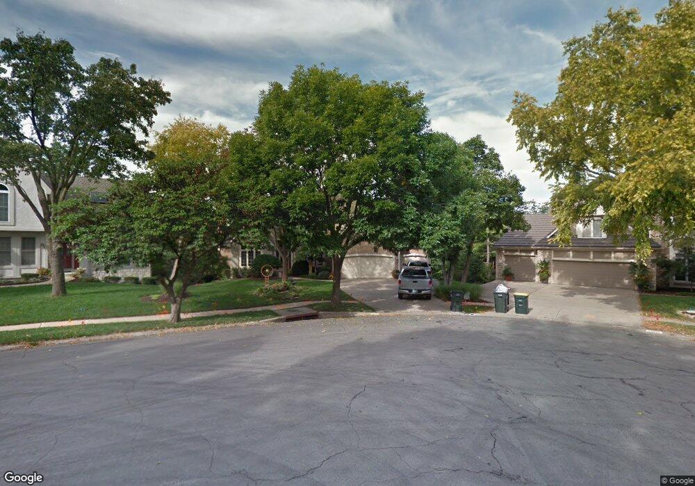 7606 Oakview Ln, Shawnee, KS 66216 - photo 1