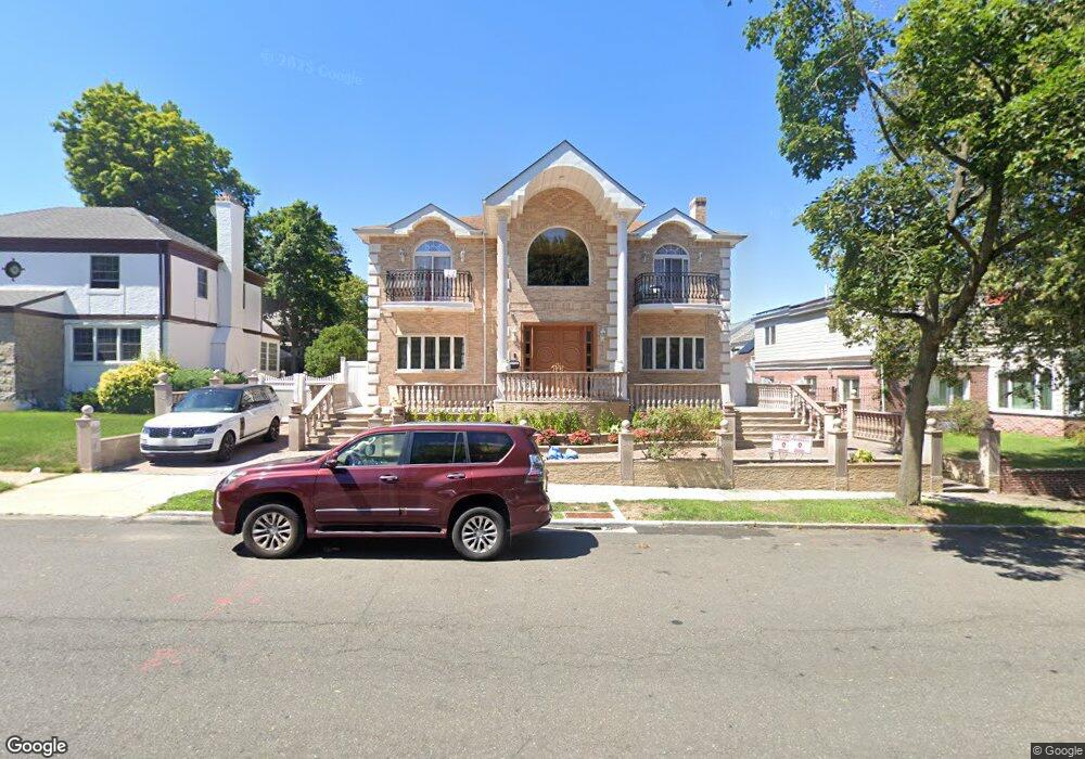 8212 193rd St, Hollis, NY 11423 - photo 1