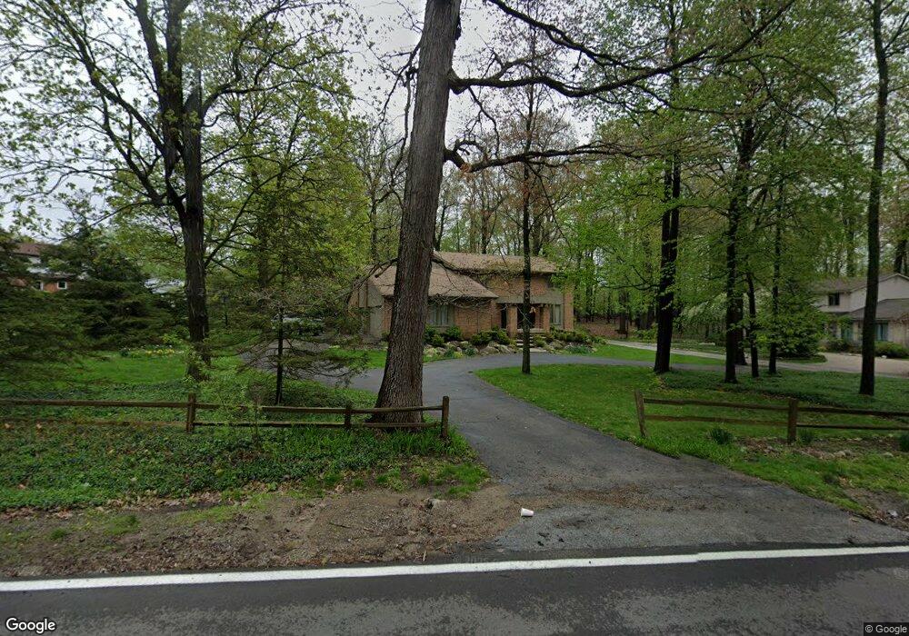 5384 Beach Rd, Troy, MI 48098 - photo 1