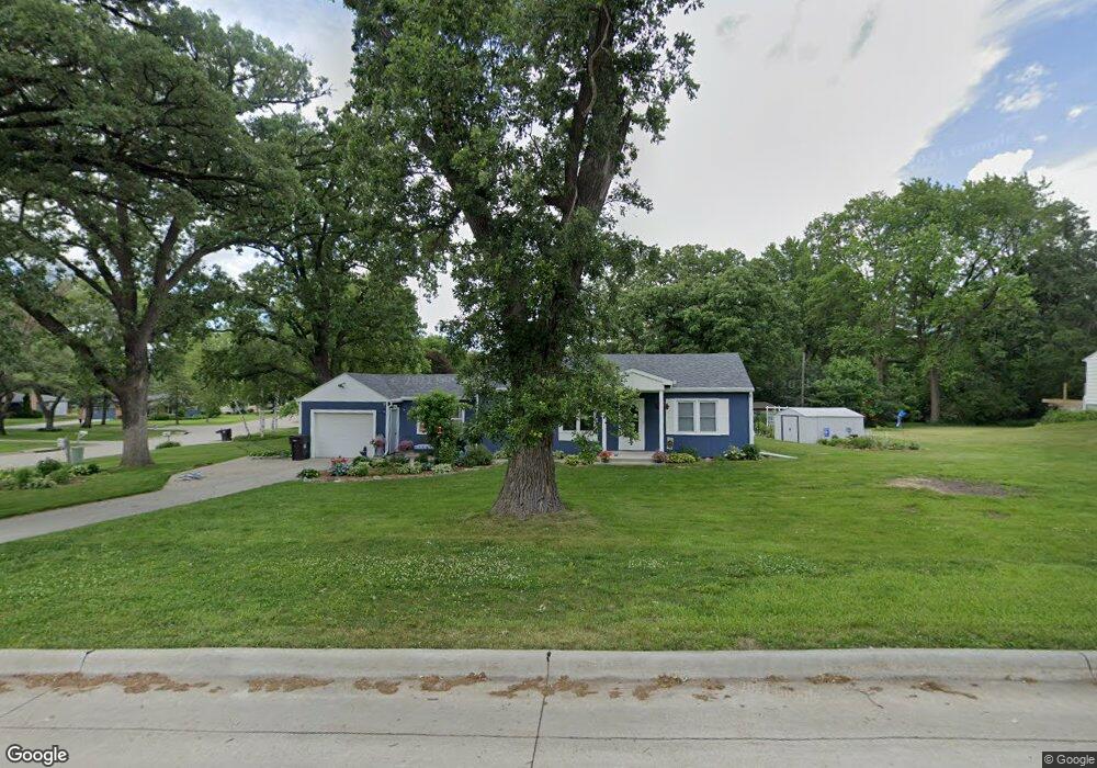 2704 Acorn Ln, Cedar Falls, IA 50613 - photo 1