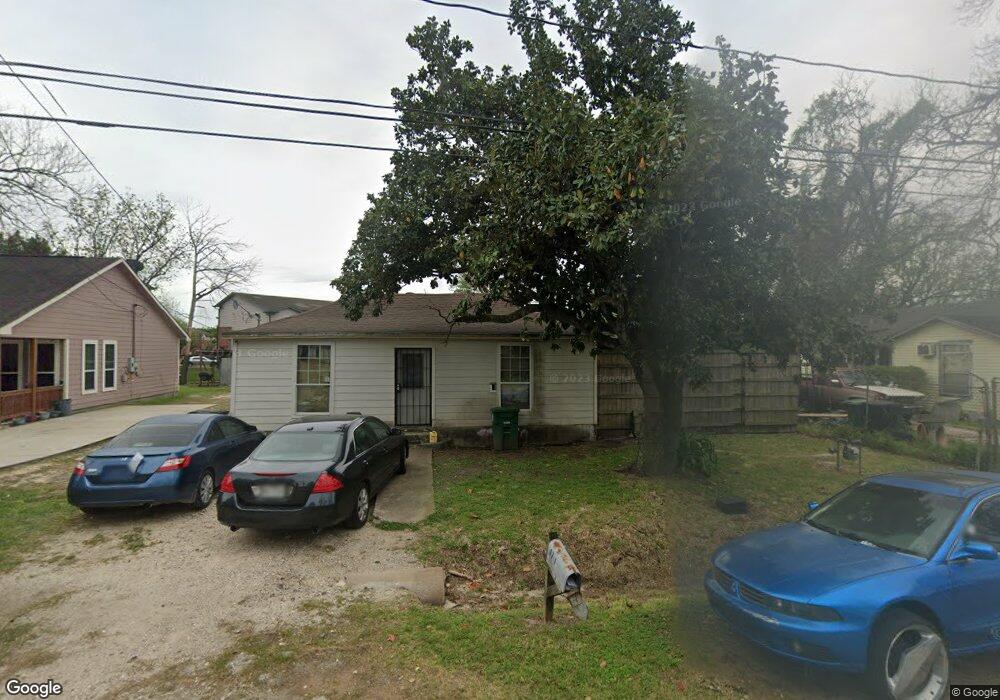839 Lucky St, Houston, TX 77088 - photo 1