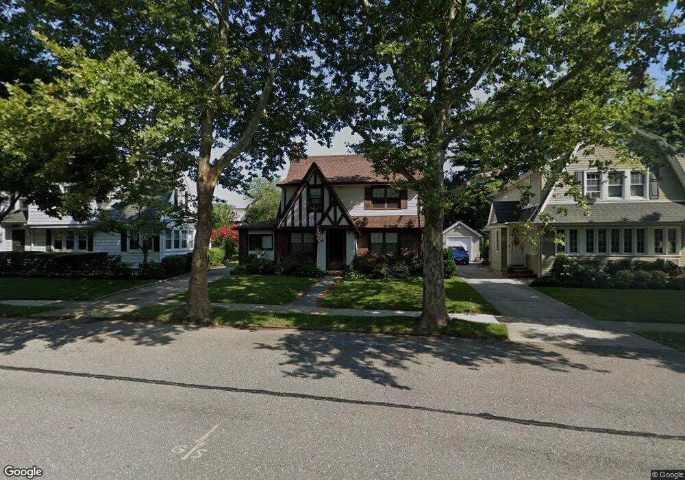 45 Huron Rd, Floral Park, NY 11001 - photo 1