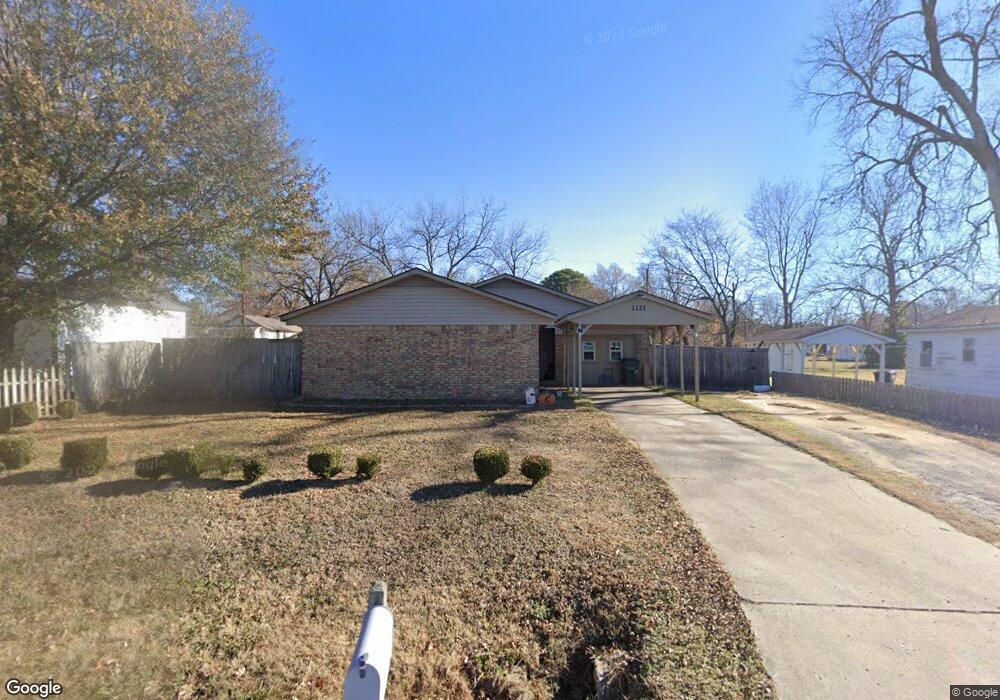 1121 N Kern Ave, Okmulgee, OK 74447 - photo 1