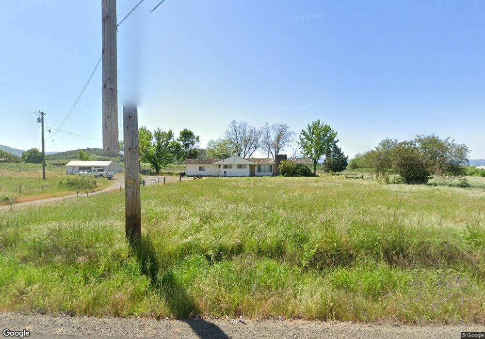 1816 E Vilas Rd, Central Point, OR 97502 - photo 1