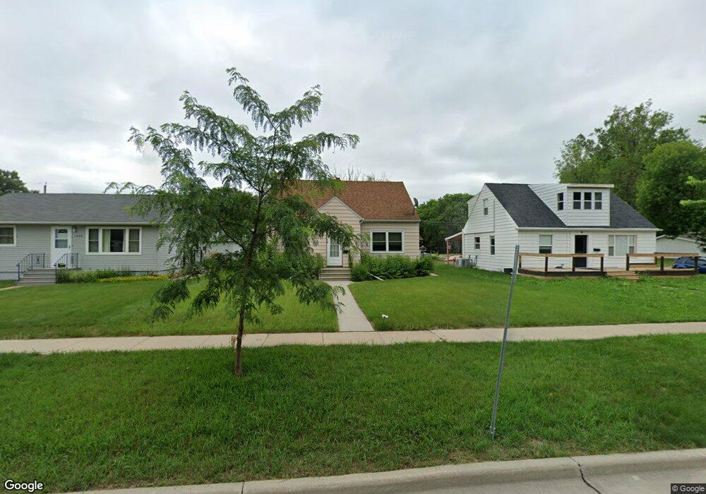 1605 11th St N, Fargo, ND 58102 - photo 1