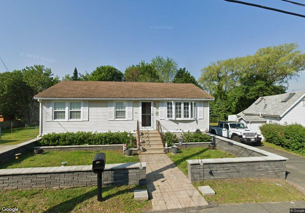 23 Hourihan St, Peabody, MA 01960 - photo 1
