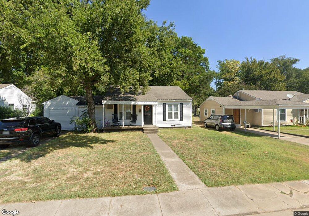 241 E Boyd St, Bonham, TX 75418 - photo 1