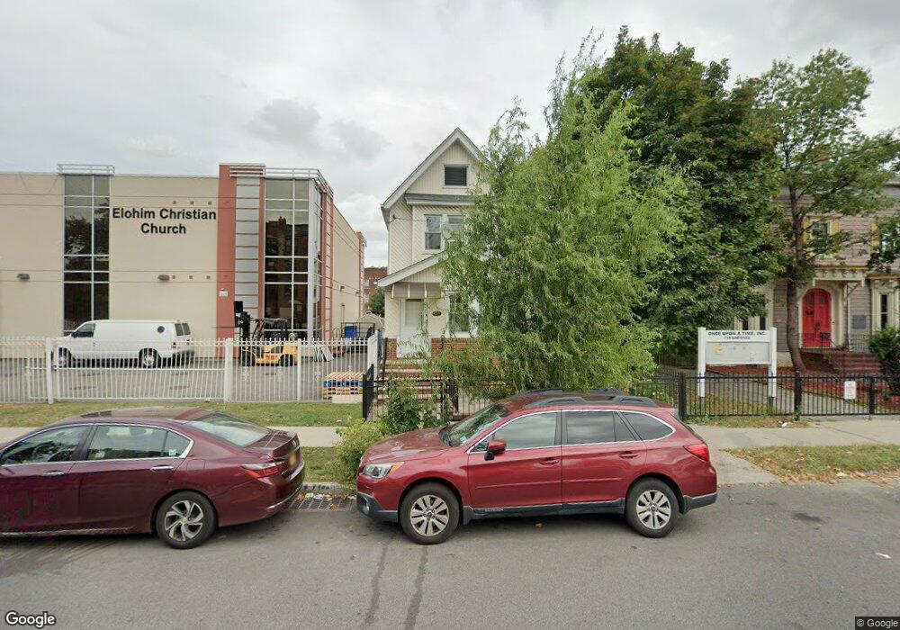 8755 111th St, Richmond Hill, NY 11418 - photo 1