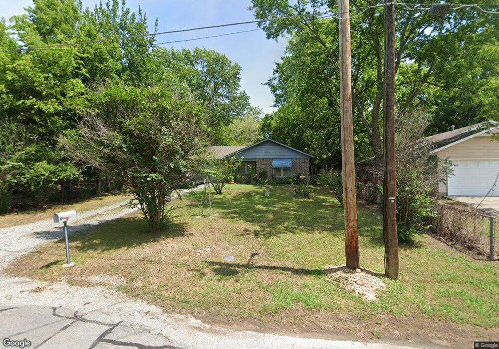 726 S Maryland Ave, Claremore, OK 74017 - photo 1