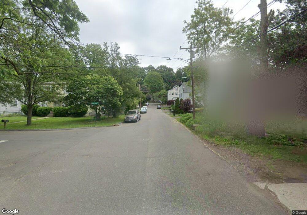 4 Den Ln unit 1, Greenwich, CT 06831 - photo 1