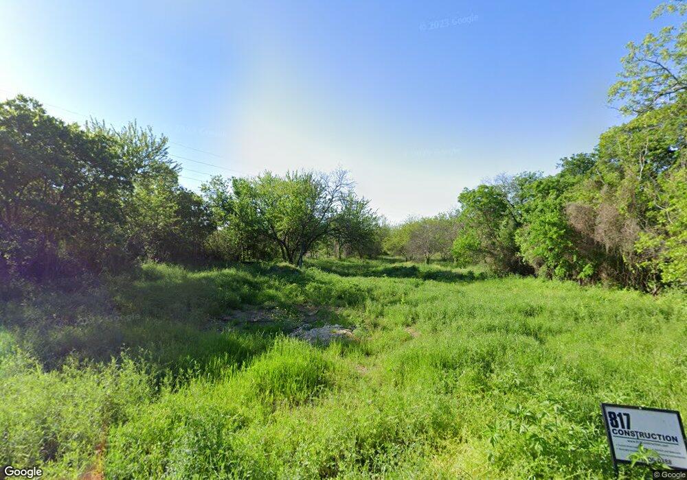 638 Oak St, Cleburne, TX 76031 - photo 1