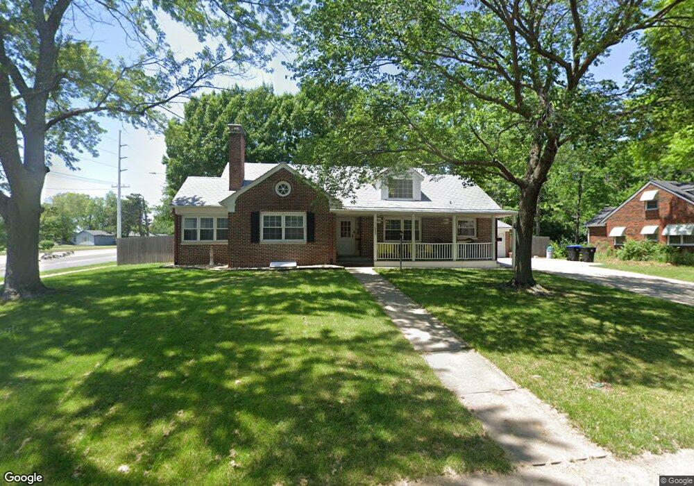 2045 SW Pembroke Ln, Topeka, KS 66604 - photo 1