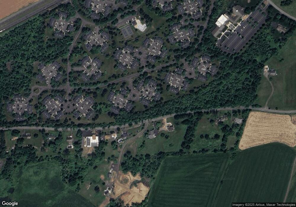 284 Kingbird Ct unit 284, Three Bridges, NJ 08887 - photo 1