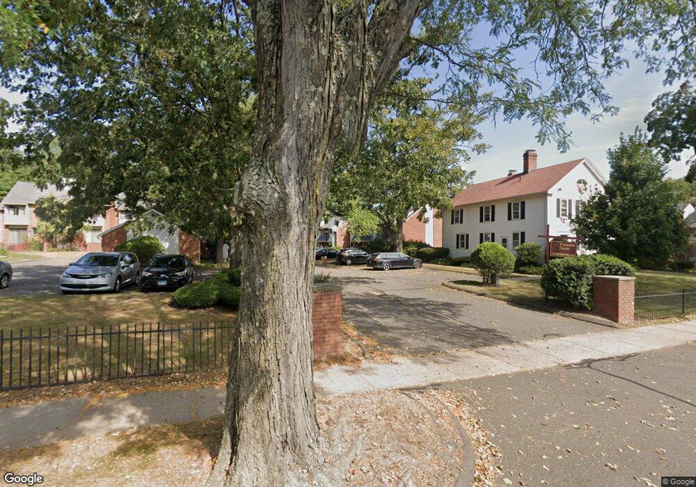 37 Danforth Ln, West Hartford, CT 06110 - photo 1