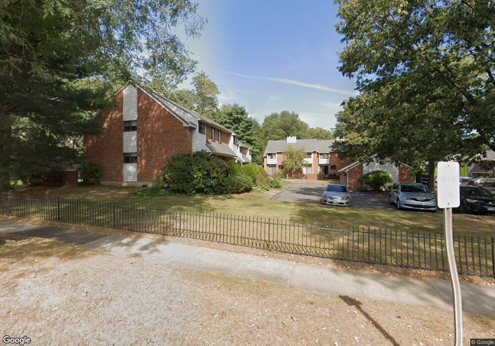 7 Danforth Ln, West Hartford, CT 06110 - photo 1