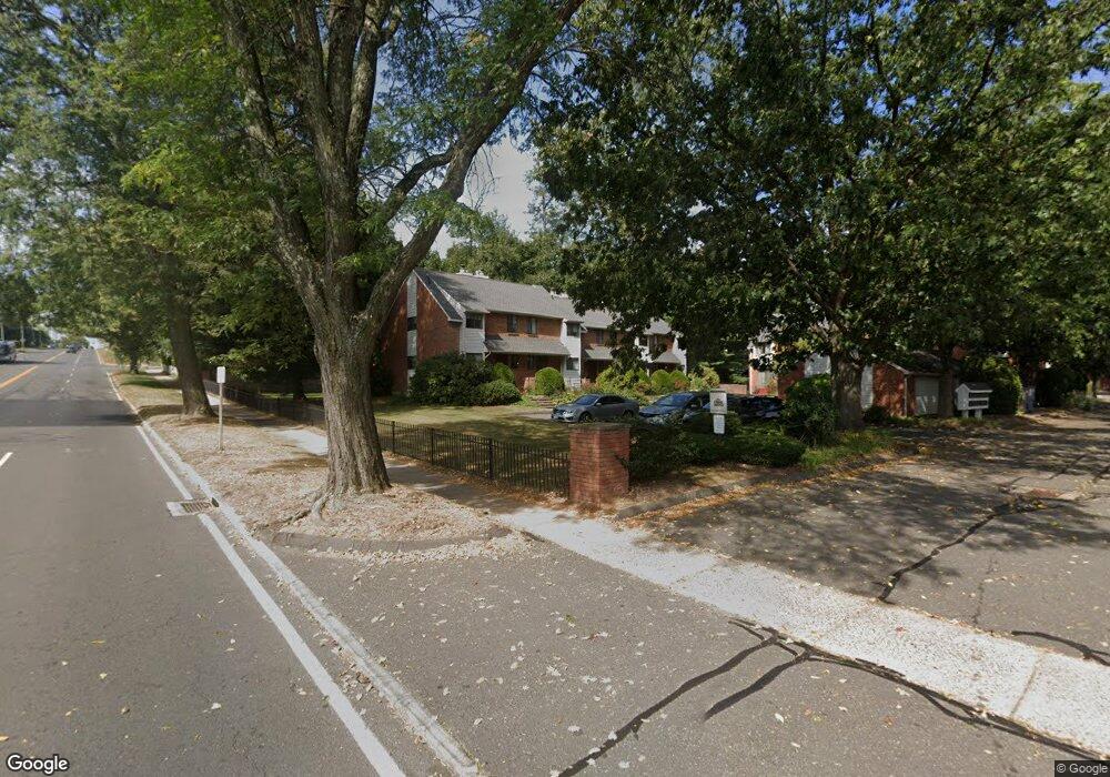 9 Danforth Ln, West Hartford, CT 06110 - photo 1