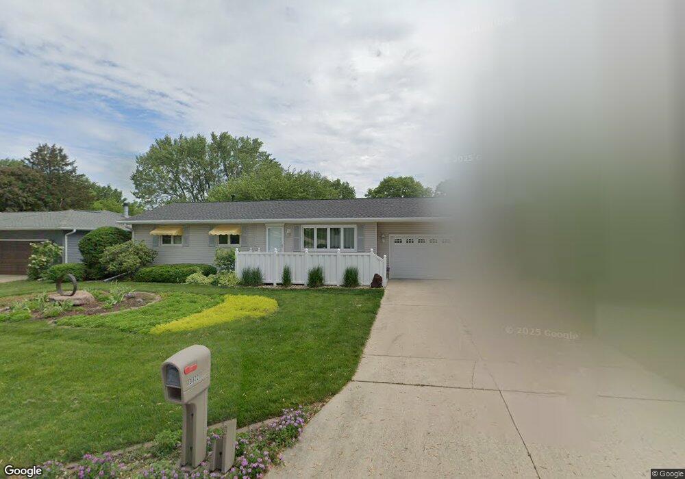 3822 Carlton Dr, Cedar Falls, IA 50613 - photo 1