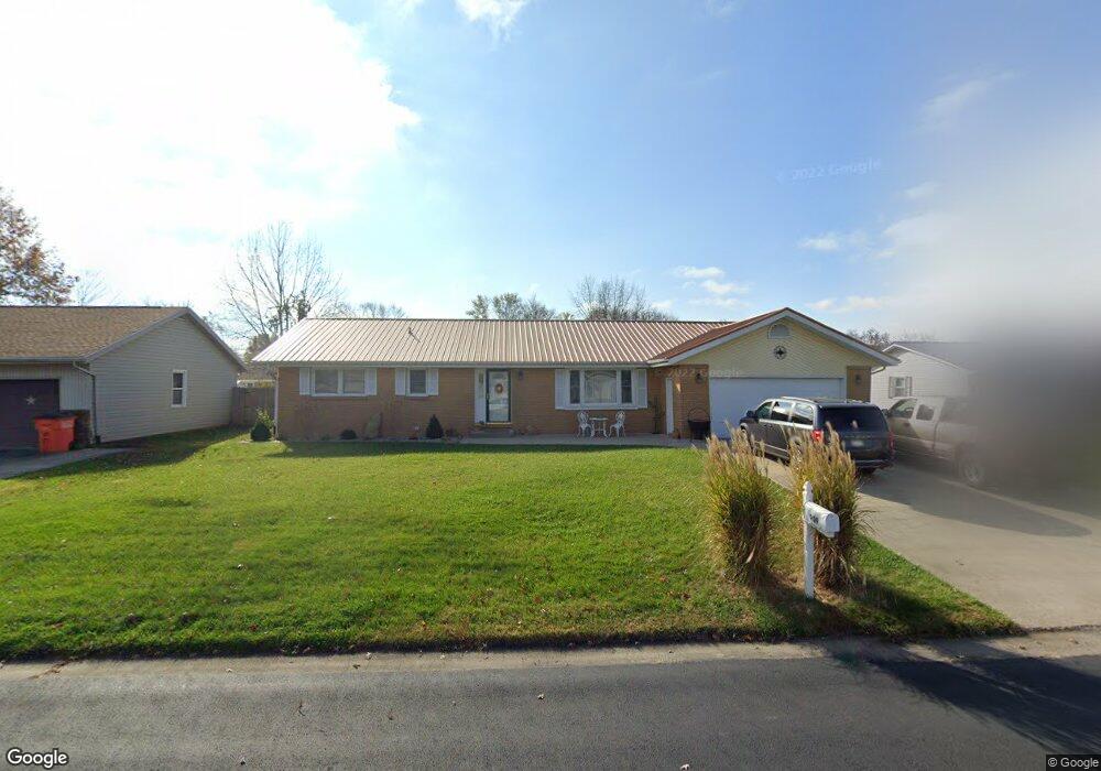 909 Flame Ave, Effingham, IL 62401 - photo 1