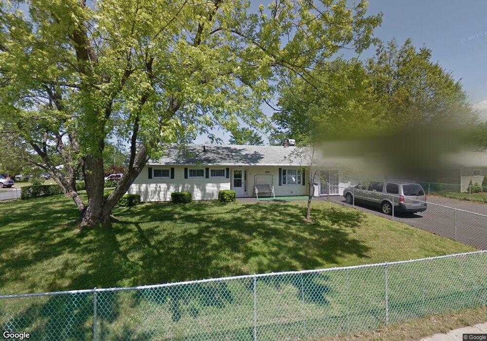 60 Greenfield Dr, Windsor Locks, CT 06096 - photo 1