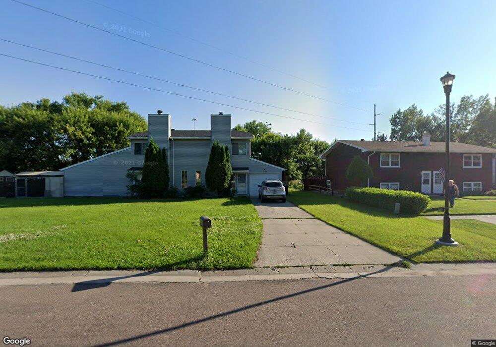 1710 20th Ave S, Fargo, ND 58103 - photo 1