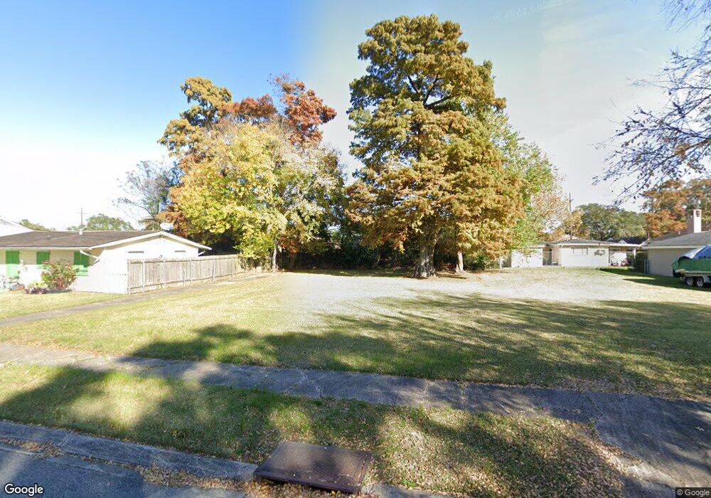 4671 Saint Ferdinand Dr, New Orleans, LA 70126 - photo 1