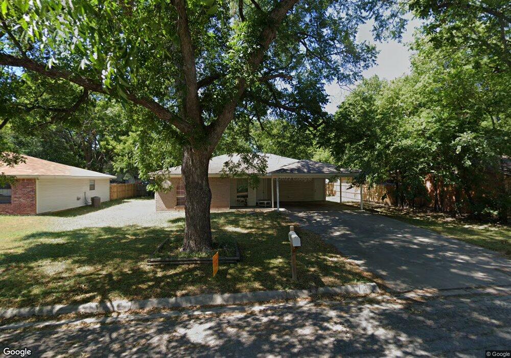 1511 Truelove St, Gainesville, TX 76240 - photo 1