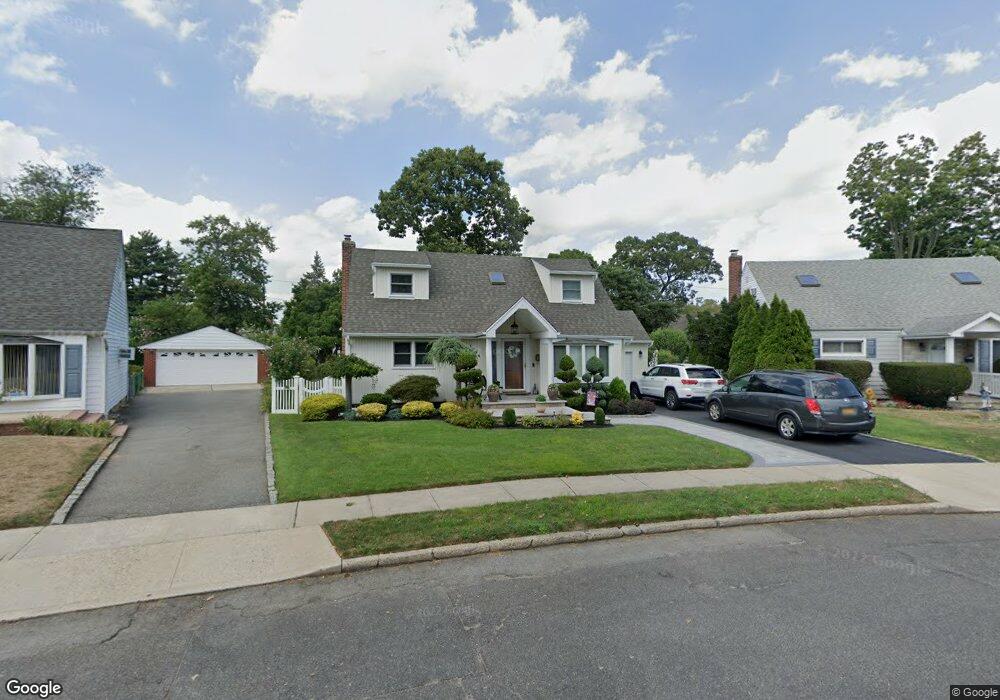 1054 Fairway Rd, Franklin Square, NY 11010 - photo 1