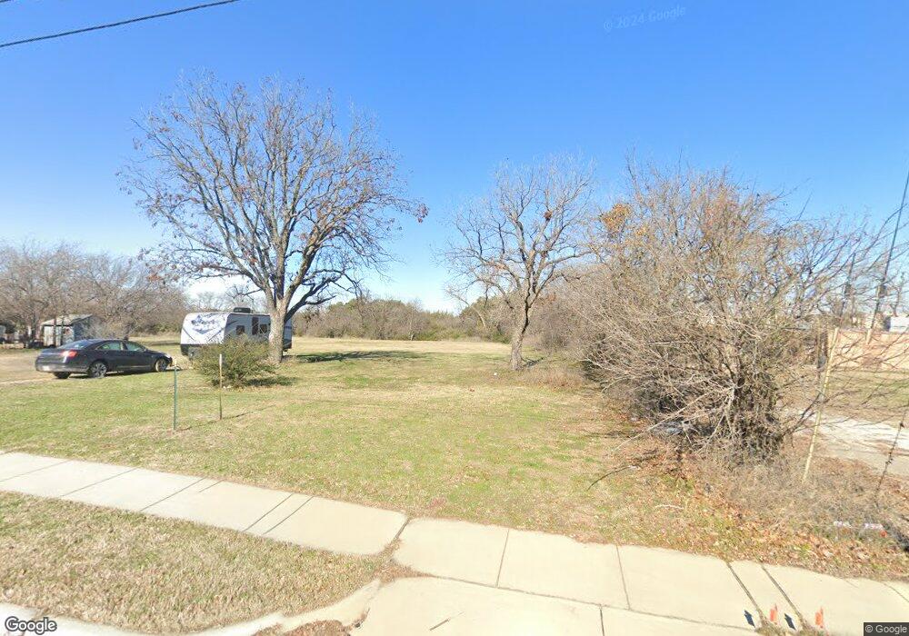 300 Hill St, Grand Prairie, TX 75050 - photo 1