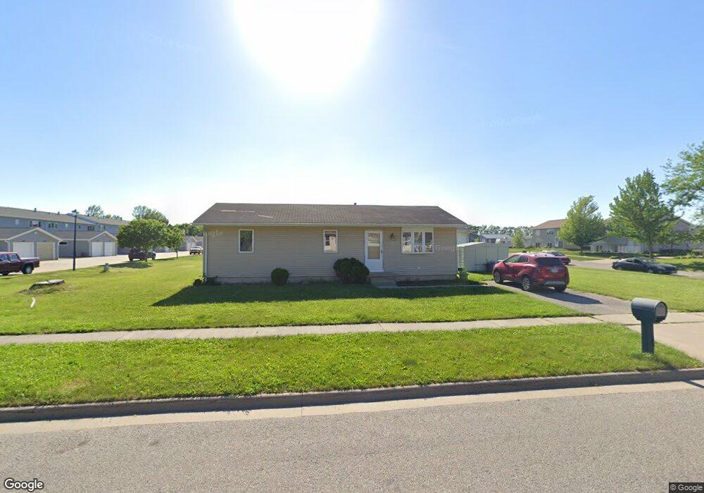 1244 Aspen Dr, Waterloo, IA 50701 - photo 1