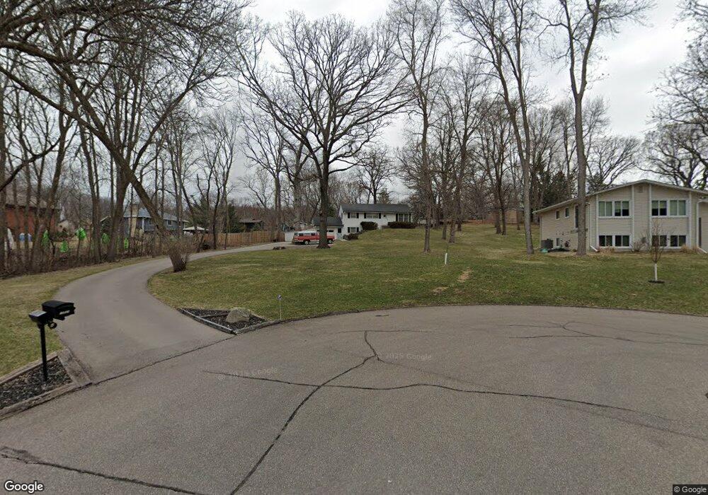 17924 Bell Cir W, Minnetonka, MN 55345 - photo 1