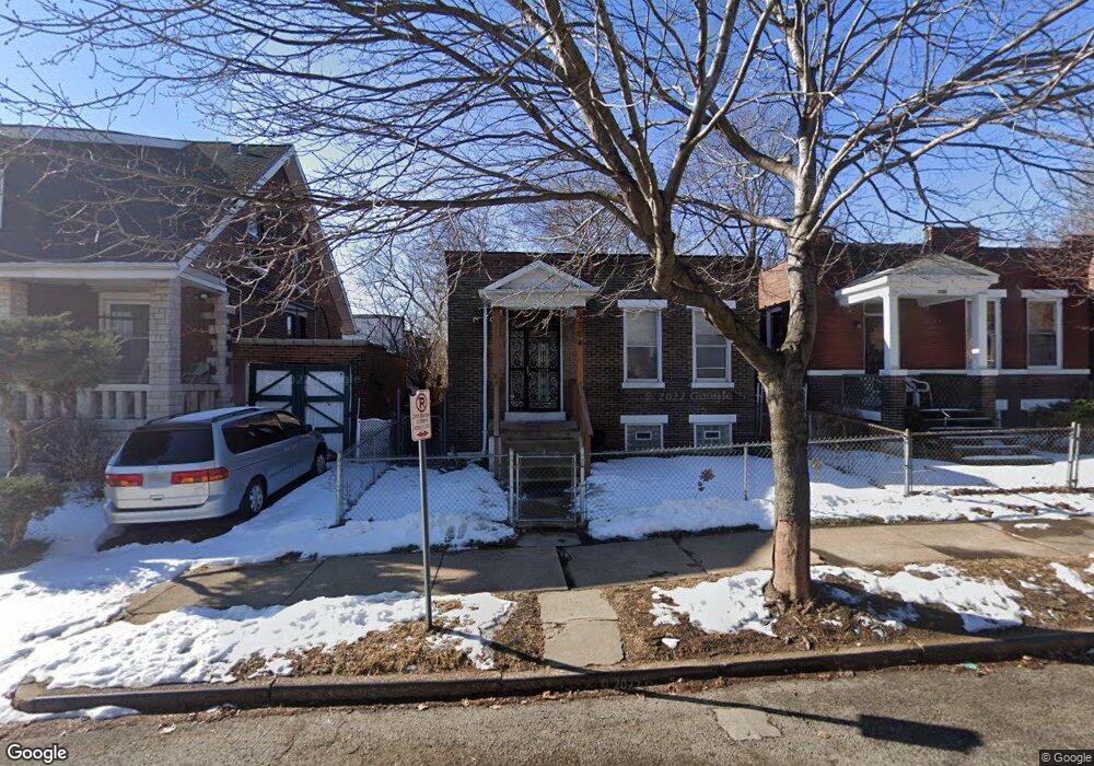 4704 Sacramento Ave, Saint Louis, MO 63115 - photo 1