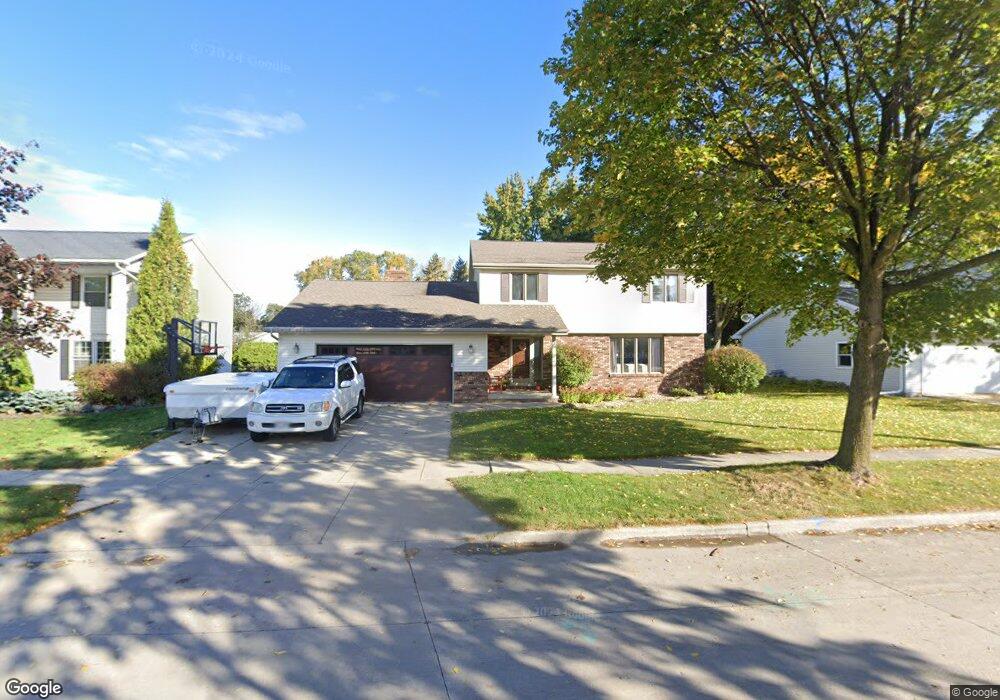 1700 W Cloverdale Dr, Appleton, WI 54914 - photo 1