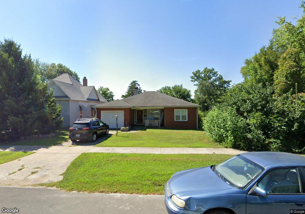 928 Franklin St, Moberly, MO 65270 - photo 1