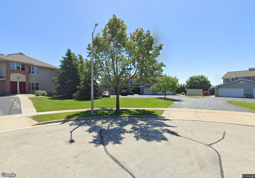 1023 E Woodview Ct unit 1, Slinger, WI 53086 - photo 1