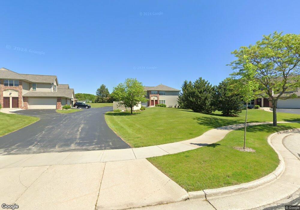 1018 E Woodview Ct unit 3, Slinger, WI 53086 - photo 1