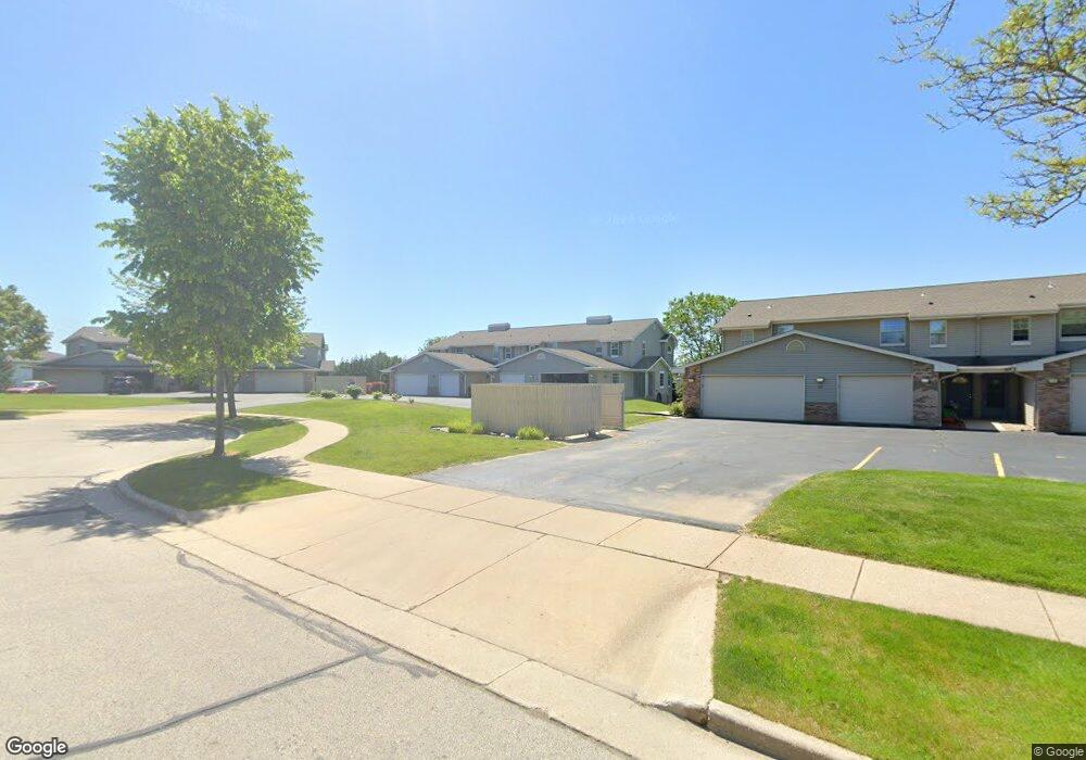 1019 E Woodview Ct unit 3, Slinger, WI 53086 - photo 1