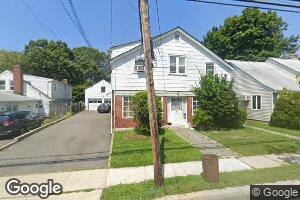 28 Glenwood Rd, Glen Head, NY 11545