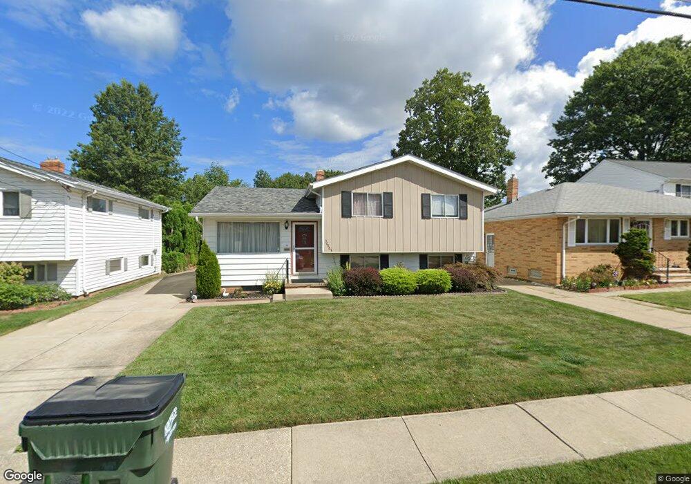 30883 Harrison Rd, Wickliffe, OH 44092 - photo 1