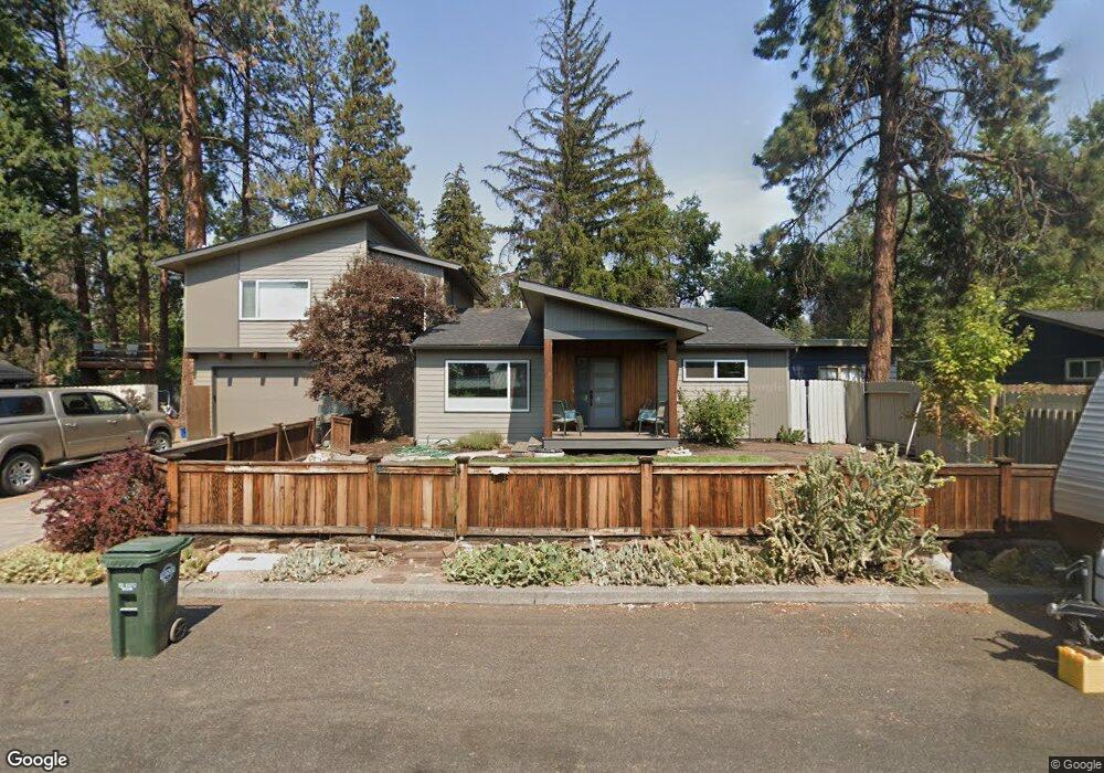 1016 NE Lafayette Ave, Bend, OR 97701 - photo 1