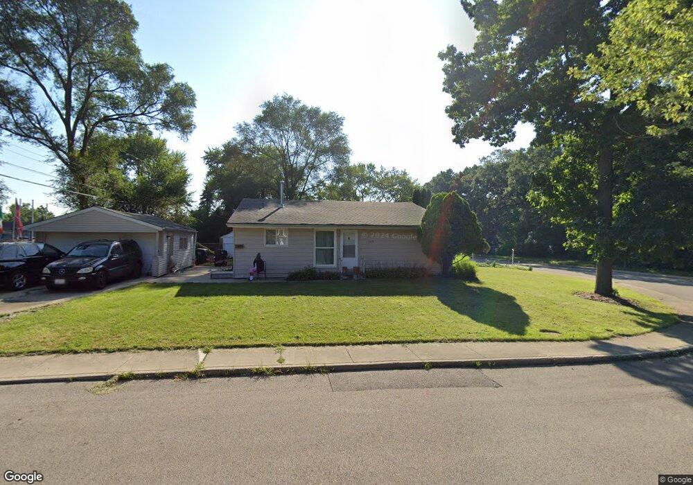 1730 Queens Ct, Carpentersville, IL 60110 - photo 1