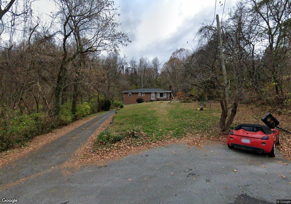 1402 Stoneybrook Dr, Johnson City, TN 37601 - photo 1