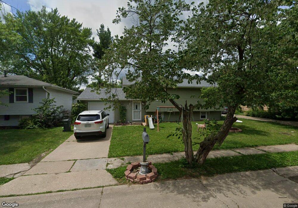 1132 N Pioneer St, Davenport, IA 52804 - photo 1