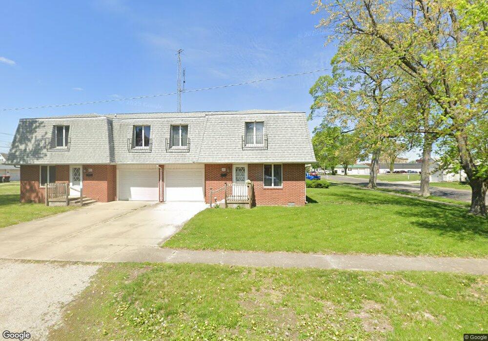 301 S Sheridan St, Lincoln, IL 62656 - photo 1