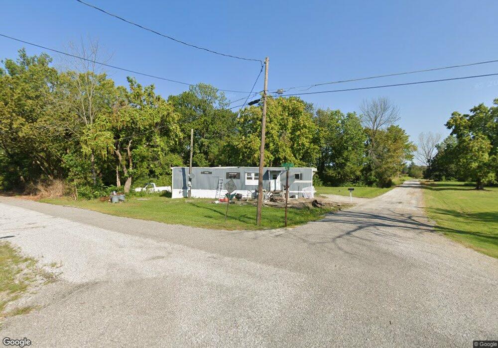 812 W Elm St, Harrisburg, IL 62946 - photo 1