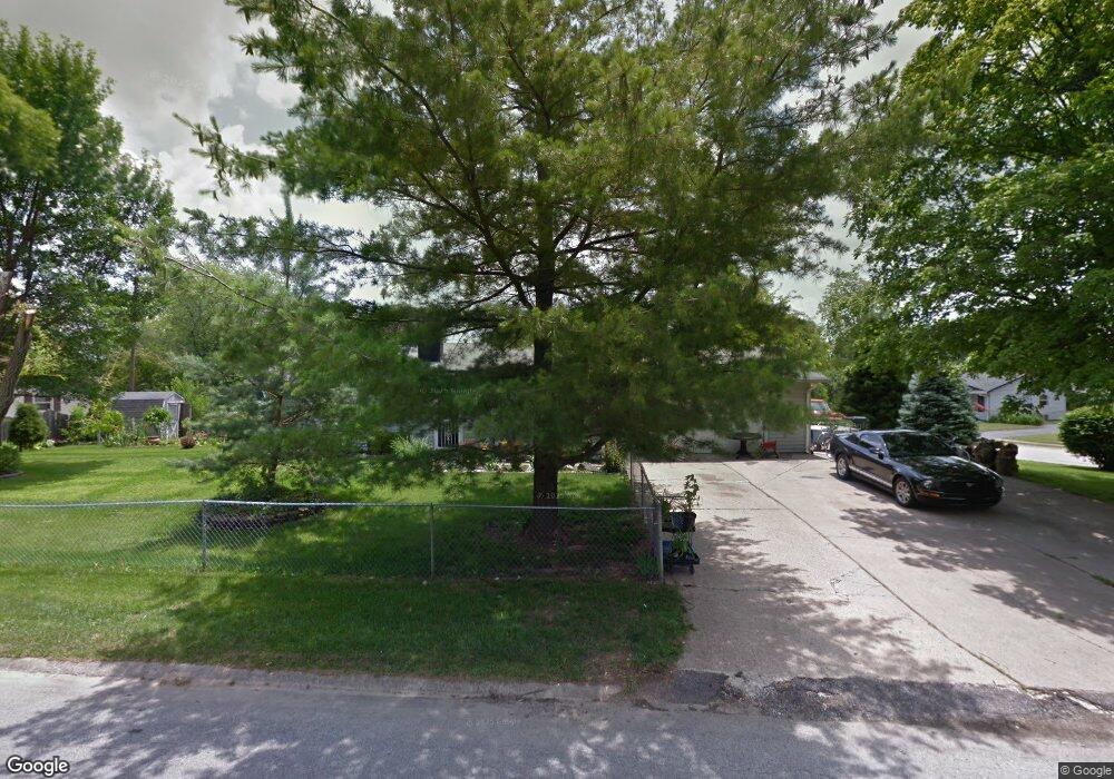 325 Hollybrook Dr, Whiteland, IN 46184 - photo 1