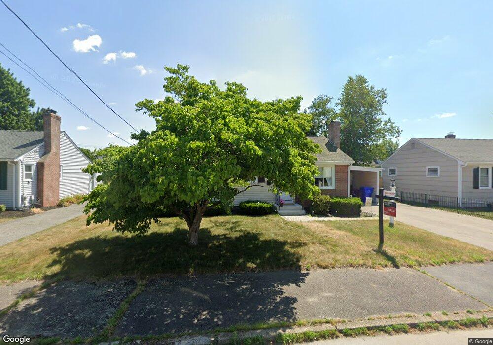 35 Maple Crest Dr, Pawtucket, RI 02861 - photo 1