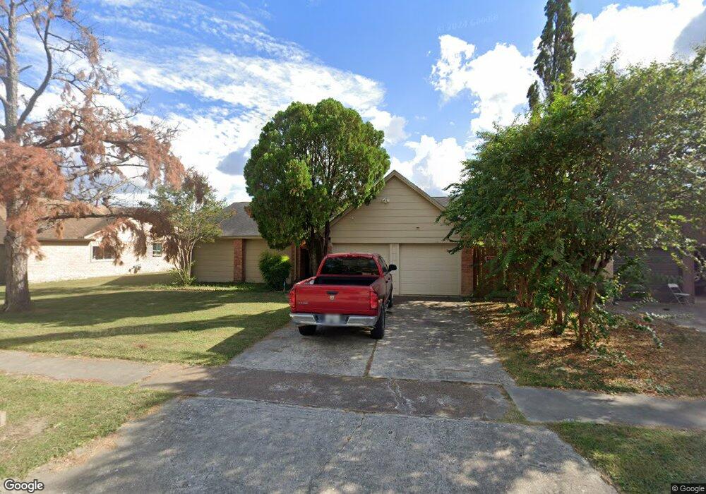 3311 Willow Tree Dr, Houston, TX 77066 - photo 1