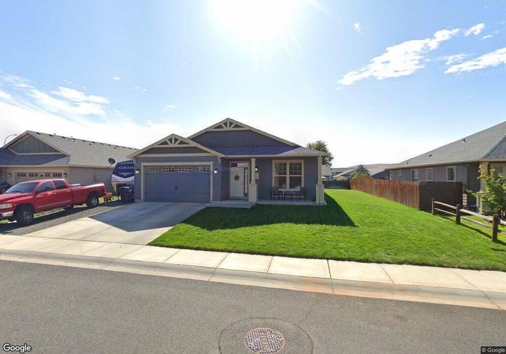 806 Summit Ave, Moxee, WA 98936 - photo 1