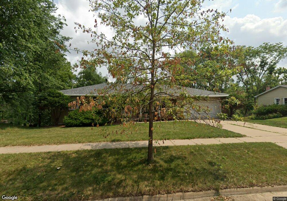 3022 Alleghany Dr NE, Cedar Rapids, IA 52402 - photo 1